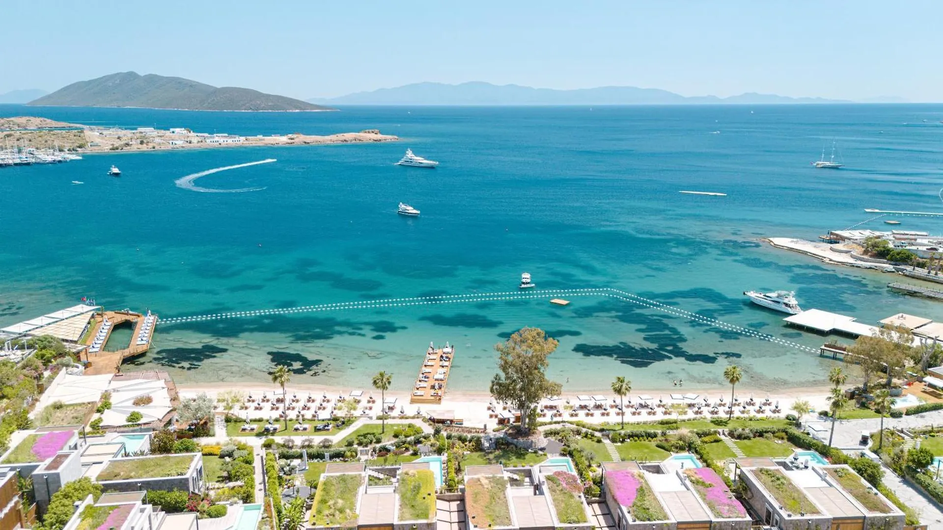 3-Bedroom Beachfront Villa With Hotel Amenities 0*, Bodrum