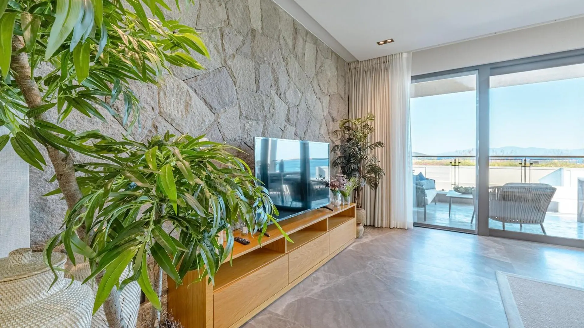 3-Bedroom Beachfront Villa With Hotel Amenities Bodrum
