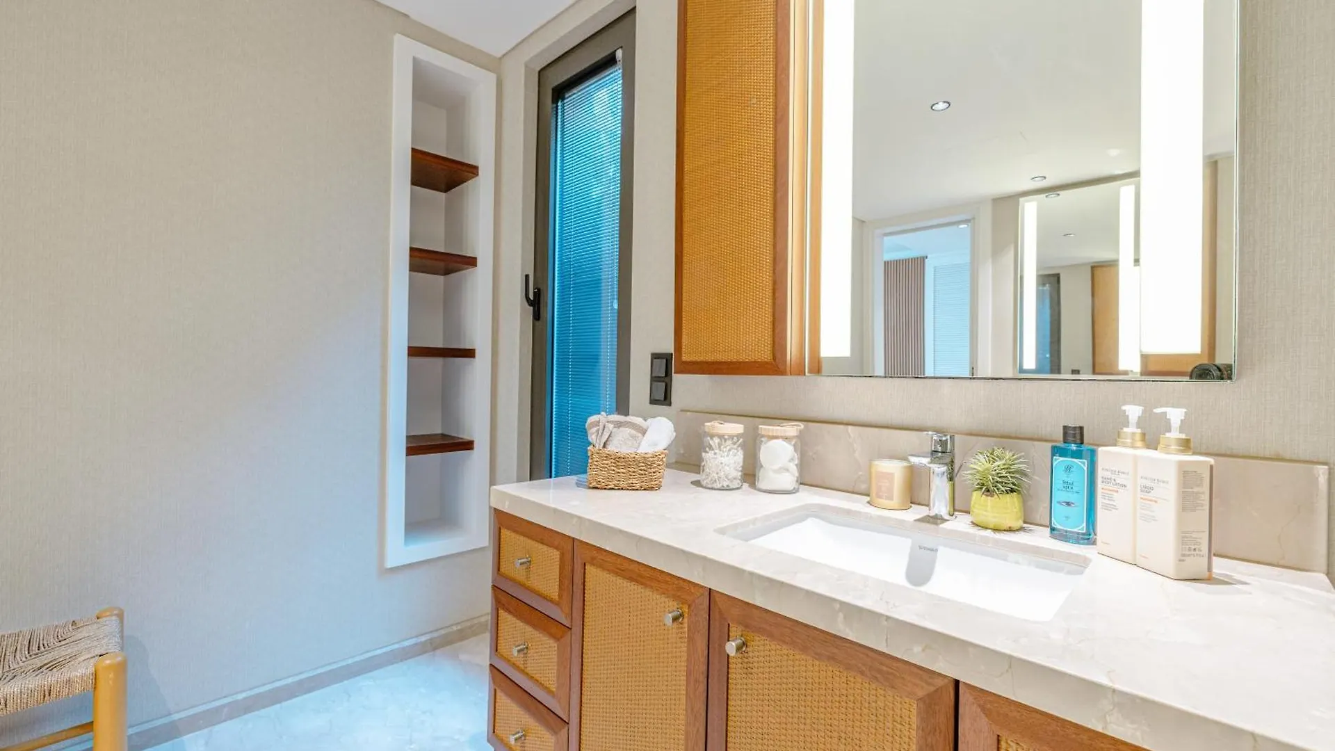 3-Bedroom Beachfront Villa With Hotel Amenities 0*, Bodrum