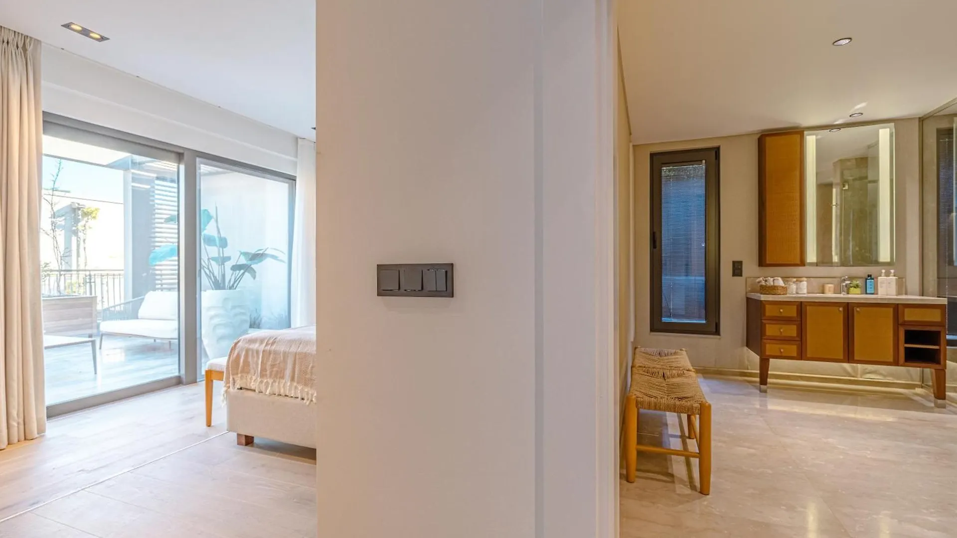3-Bedroom Beachfront Villa With Hotel Amenities
