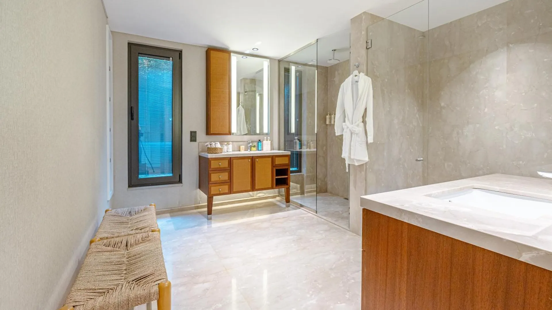 3-Bedroom Beachfront Villa With Hotel Amenities Turquia